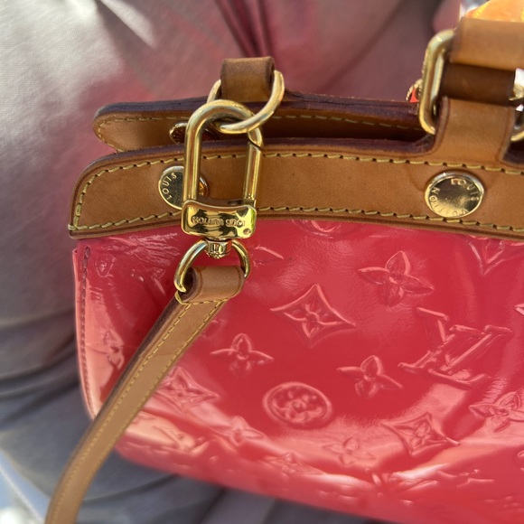 Louis Vuitton Brea Vernis MM coral bag USED GC. - Picture 3 of 16